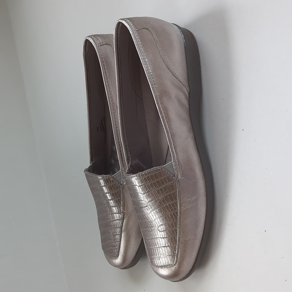Easy Spirit Devitt Leather Casual Flats 8.5M  Metallic Pewter Silver/Gray - Picture 6 of 16